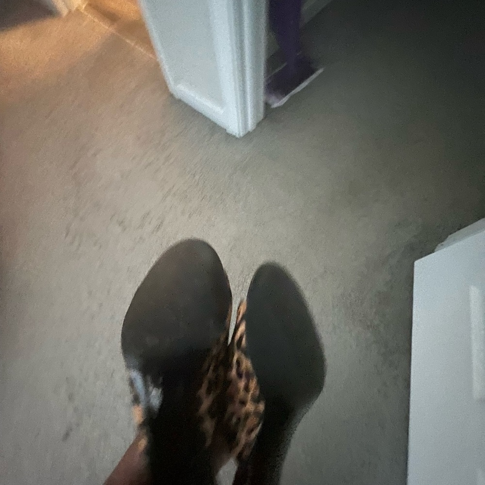 Calvin Klein heel miles - Picture 4 of 4